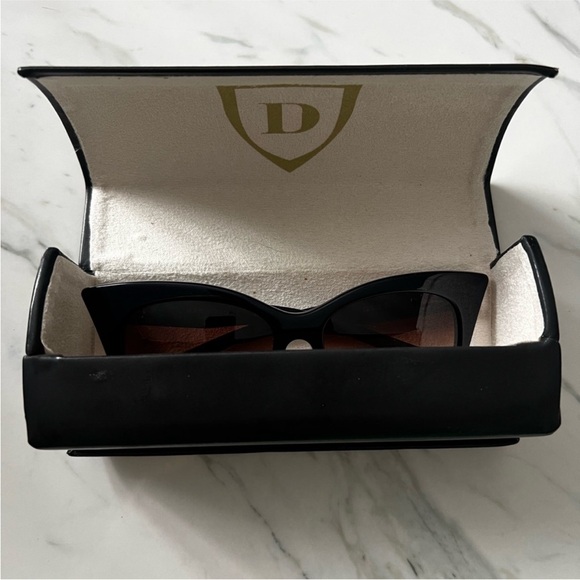 Dita Magnifique Cat Eye Sunglasses 🕶️✨ - Picture 6 of 7